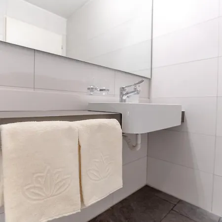 Miralago Locarno Easy Hotel *